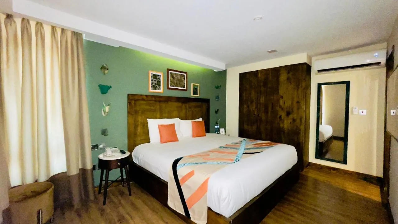 ****  Hotel Kabira Country Club Kampala Uganda